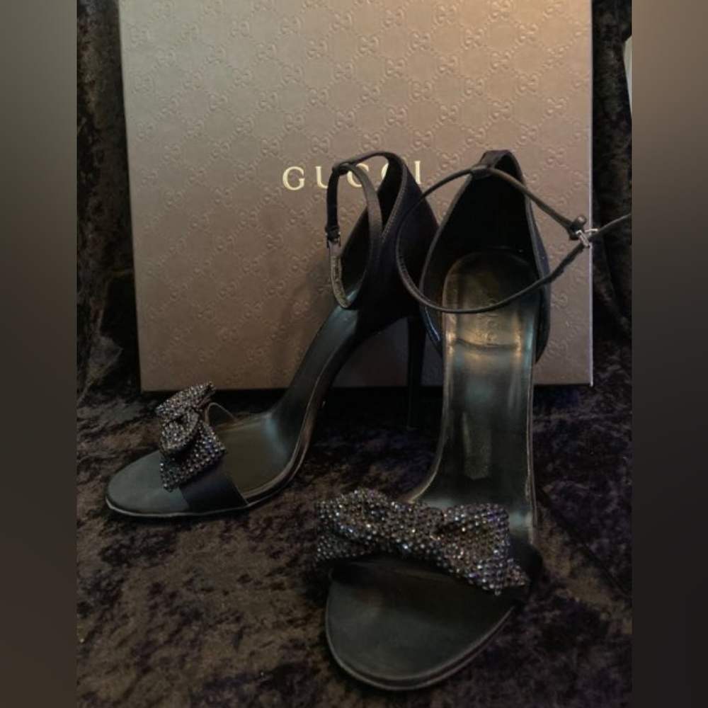 Gucci black satin Swarovski crystal embellished bow sandals
